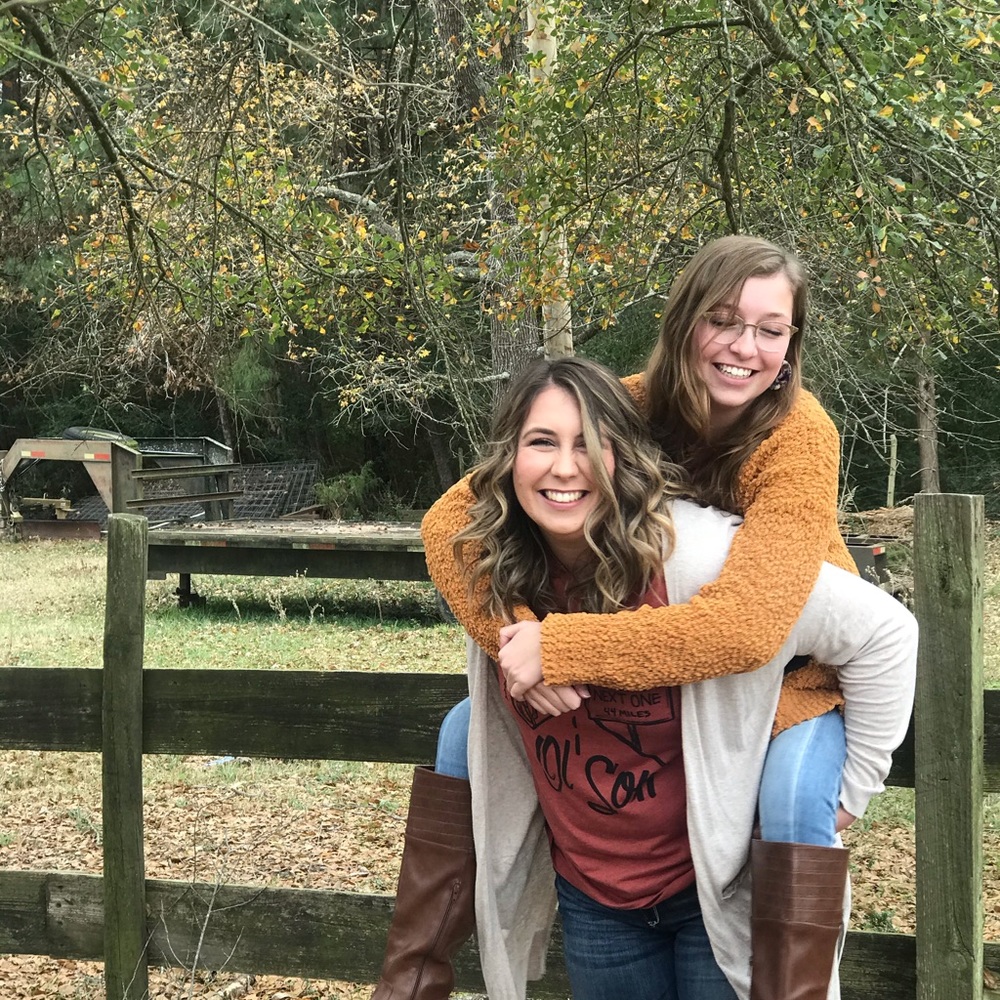 Meet your Posher, Clarissa